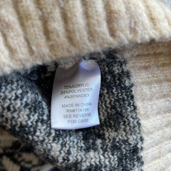 Peyton Primrose Acrylic Neutral Floral Sweater - Picture 6 of 6